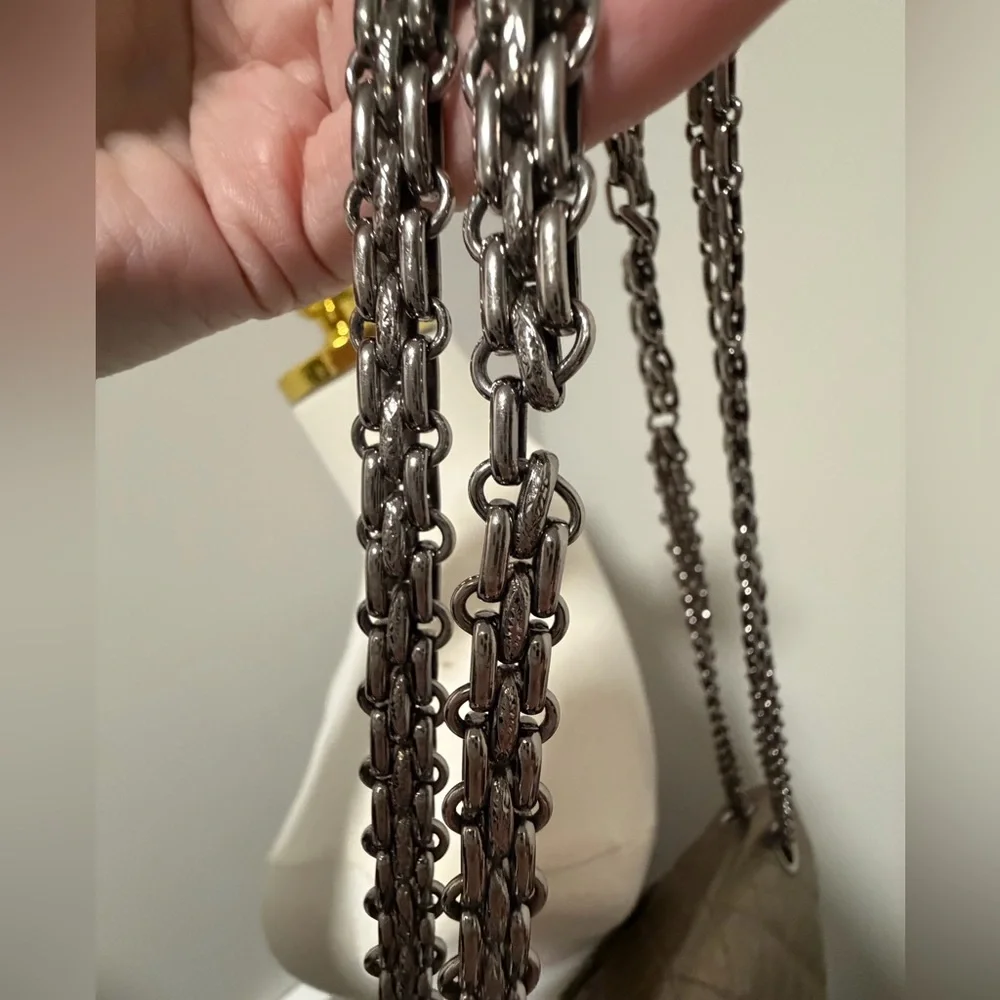 Chanel Reissue 2.55 Metallic Aged Calfskin Flap Bag - Picture 15 of 16